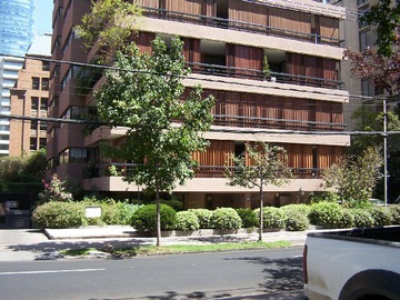 Departamento en venta en San Sebastián, Las Condes - 3 dormitorios, 2 baños