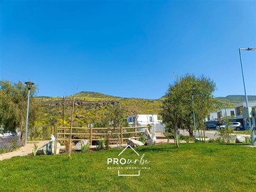 Casa en venta en Santa Elena, Colina - 3 dormitorios, 4 baños