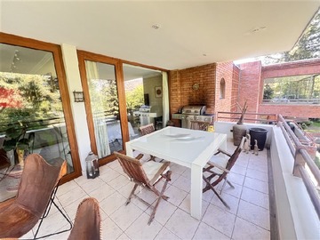 Departamento en venta en Condominio con 10.000 mts de jardines, mas un club house al frente, colegios huinganal y mayflower¡¡¡¡, Lo Barnechea - 4 dormitorios, 4 baños