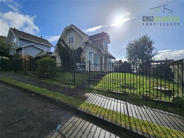 Casa en arriendo mensual en Cercana al centro, Puerto Varas - 3 dormitorios, 2 baños