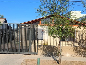 Casa en venta en Hermanos Marin 786, La Cisterna - 5 dormitorios, 2 baños