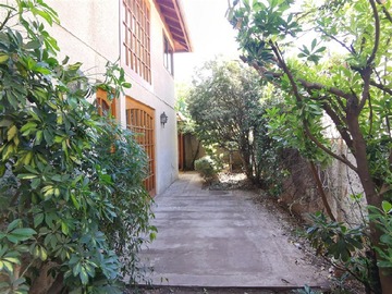 Casa en venta en Pasaje Echeñique / Palmas de Mayorca, La Reina - 5 dormitorios, 2 baños