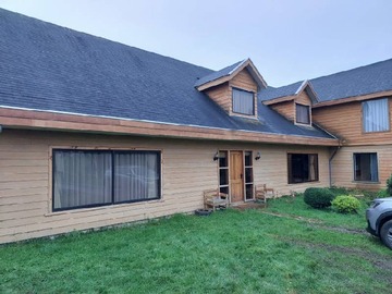 Casa en venta en Hermosa casa en parcela a minutos de cañal bajo, Osorno - 8 dormitorios, 5 baños