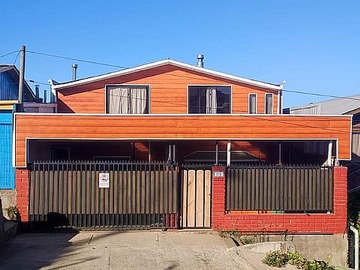 Casa en venta en Se vende casa en constitución, Constitución - 4 dormitorios, 2 baños