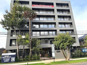 Oficina en arriendo mensual en Oficina 28 m2 con Estac, frente Colegio Alemán (172782), Temuco - 1 dormitorio, 1 baño