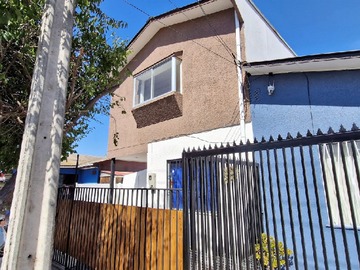 Casa en venta en Agustín Araya 2147, El Sendero, Quillota, Quillota - 4 dormitorios, 2 baños