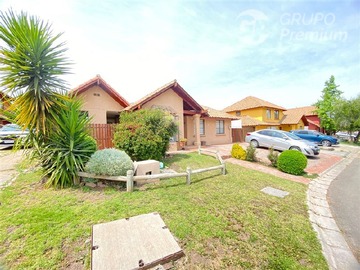 Casa en venta en Ayres de Chicureo, Colina - 4 dormitorios, 2 baños