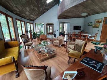 Casa en venta en Colegio Madrigal, La Reina - 3 dormitorios, 3 baños
