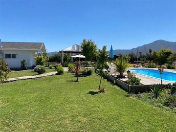 Casa en venta en Camino los niches - zapallar ruta j-615 curico, Curicó - 5 dormitorios, 3 baños