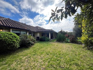 Casa en venta en 4 y media norte 3744 Parque Universitario, Talca - 5 dormitorios, 4 baños