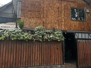 Casa en venta en Alhué 6174, Peñalolén - 5 dormitorios, 3 baños