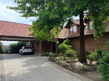 Casa en venta en Santa Filomena 11200 condominio Las Pircas, Colina - 6 dormitorios, 6 baños
