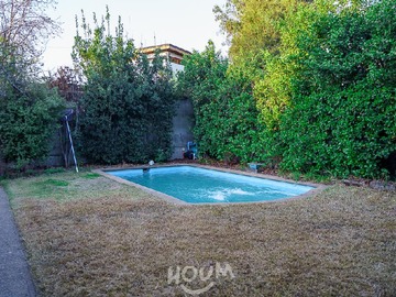 Casa en venta en Avenida Consistorial, Peñalolén - 6 dormitorios, 4 baños