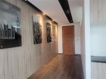 Oficina en arriendo mensual en Av la dehesa / los cactus, Lo Barnechea - 4 dormitorios, 2 baños
