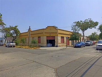 Local Comercial en venta en Sargento Aldea / Metro Ñuble, Santiago - 7 dormitorios, 2 baños