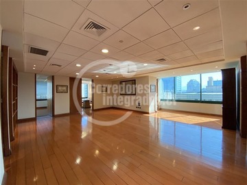 Oficina en venta en Apoquindo / Alcantara, Las Condes - 5 dormitorios, 4 baños