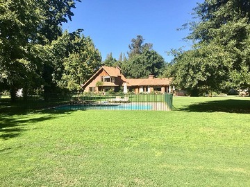 Casa en venta en Calle vicuña mackenna y camino las palmeras, Peñaflor - 4 dormitorios, 3 baños