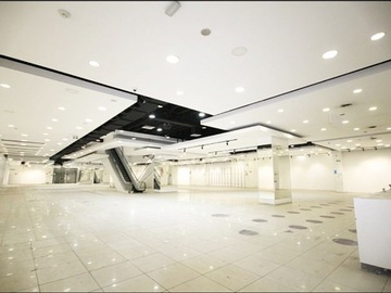 Local Comercial en arriendo mensual en Metro Estación Maipú // Ave Pajaritos // Plaza Maipú, Maipú - 8 baños