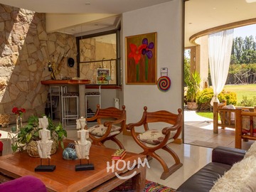 Casa en venta en Condominio El Algarrobal, Colina - 4 dormitorios, 5 baños