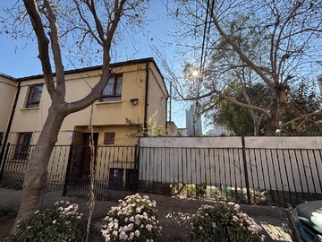 Casa en venta en Las américas, Estación Central - 3 dormitorios, 2 baños