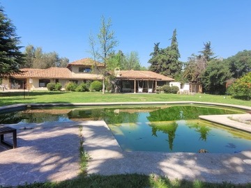 Casa en arriendo mensual en Castaños de chicureo, Colina - 7 dormitorios, 7 baños