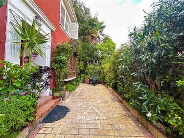 Casa en venta en La capitanía, Las Condes - 3 dormitorios, 2 baños