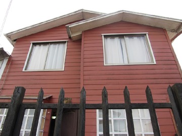 Casa en venta en Casa 2 pisos alerce, Puerto Montt - 5 dormitorios, 2 baños
