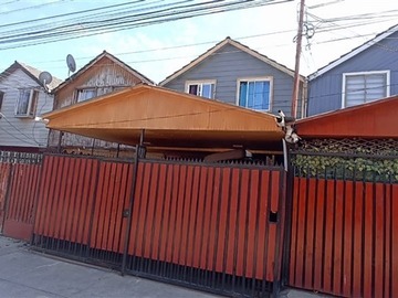 Casa en venta en Los Claveles de Maipu- Metro Las Parcelas, Maipú - 2 dormitorios, 2 baños