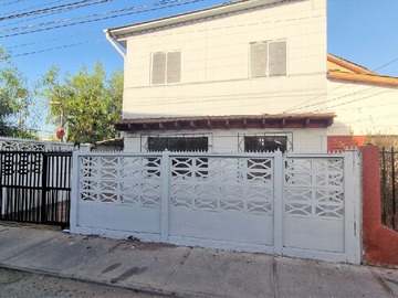 Casa en arriendo mensual en Los Cipreses 33, Villa El Bosque, parad, 14, La Cruz, La Cruz - 2 dormitorios, 1 baño