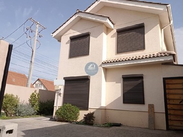 Casa en arriendo mensual en Los Ceibos 1142, Padre Hurtado, Padre Hurtado - 4 dormitorios, 3 baños