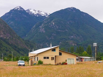 Casa en venta en Casa hermosa y lúdica con amplio terreno. (140131), Futaleufú - 4 dormitorios, 2 baños