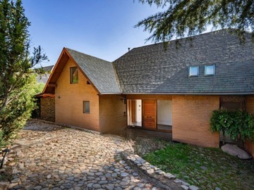 Casa en venta en las pircas, Peñalolén - 5 dormitorios, 4 baños