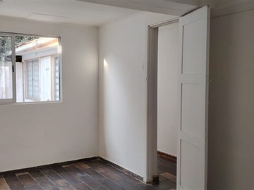 Local Comercial en arriendo mensual en Local Comercial en Arriendo en Al Lado de Puerta de Ingreso Al Es... - 1 baño