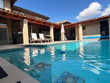 Casa en venta en Condominio laguna del sol, Padre Hurtado - 7 dormitorios, 6 baños