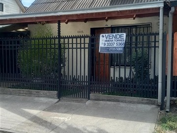 Casa en venta en Bombero Garrido, Curicó - 4 dormitorios, 2 baños