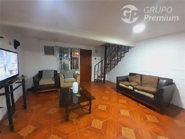 Casa en venta en Laguna sur y laguna negra, Pudahuel - 4 dormitorios, 2 baños