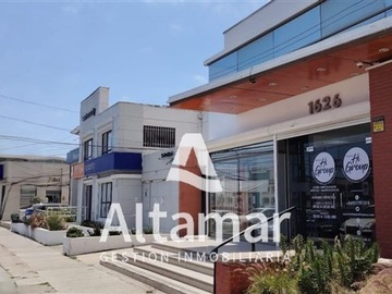 Local Comercial en arriendo mensual en Avenida El Santo con Huanhuali, La Serena - 5 baños
