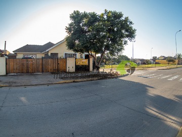Casa en venta en Guillermo Max Schmidt Pozo 3033, La Serena - 4 dormitorios, 2 baños