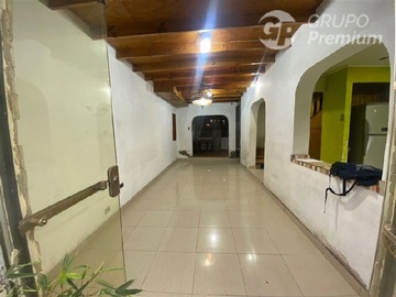 Casa en venta en Gran Avenida Paradero 18 Metro Lo Ovalle Colon, La Cisterna - 4 dormitorios, 2 baños