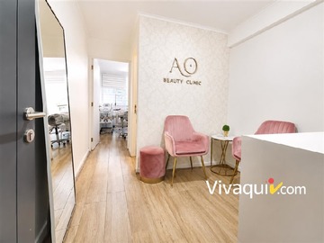Oficina en arriendo mensual en a paso de estacion manquehue, apumanque., Las Condes - 1 dormitorio, 1 baño