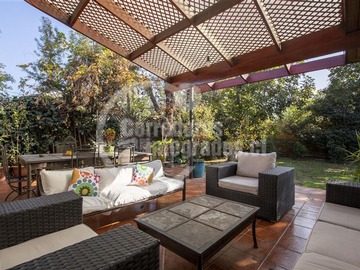 Casa en venta en Pio xi con vitacura, Vitacura - 5 dormitorios, 4 baños