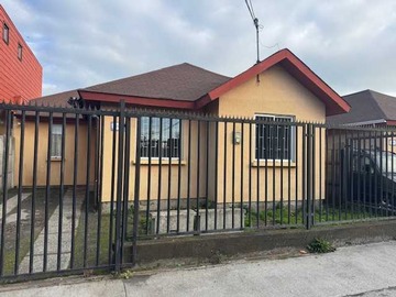 Casa en venta en Acogedora casa en La Arboleda (163008), San Pedro de la Paz - 3 dormitorios, 2 baños