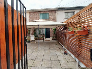 Casa en venta en Alcalde Germán Domínguez / Autopista Central, Independencia - 2 dormitorios, 1 baño