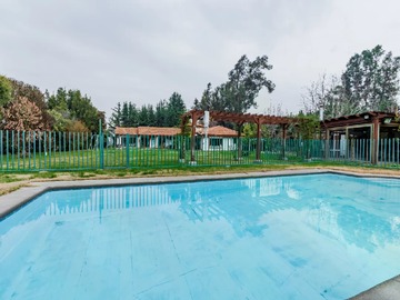 Casa en venta en Venta Parcela con Casa Condominio Colina 20 Min de Stgo - 4 dormitorios, 3 baños
