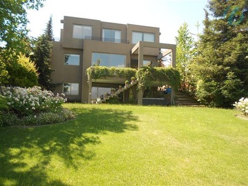 Casa en venta en Mirador de los dominicos, Las Condes - 4 dormitorios, 4 baños