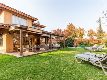 Casa en venta en Valle de La Dehesa, Lo Barnechea - 5 dormitorios, 4 baños