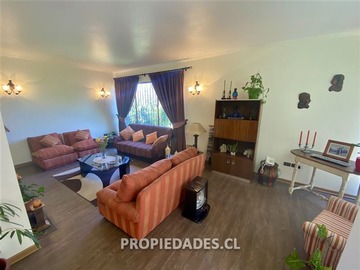 Casa en venta en Pedro de Gamboa / Gerónimo de Alderete, Las Condes - 4 dormitorios, 3 baños