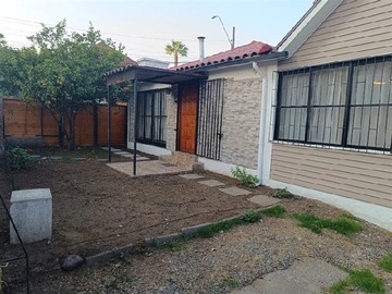 Casa en arriendo mensual en Metro Príncipe de Gales, La Reina - 3 dormitorios, 2 baños