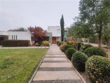 Casa en venta en Condominio Las Brisas de Chicureo, Colina - 4 dormitorios, 4 baños