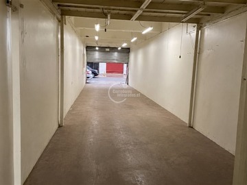 Local Comercial en arriendo mensual en San Diego 1255, Santiago - 3 baños